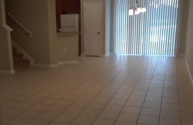 4 Bedrooms 3 Bath Townhome with Water View in Travalgar Village, Kissimmee! Gallery 4