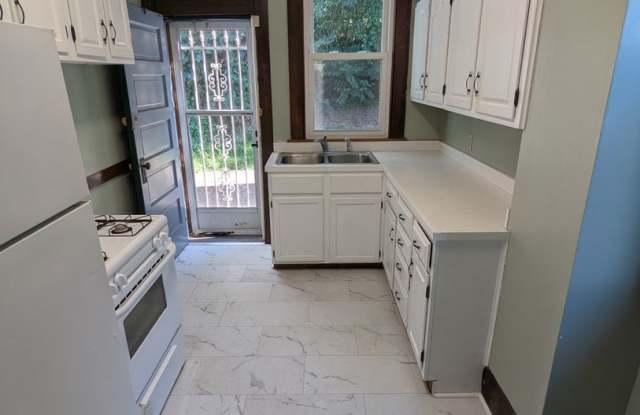 3 Bedroom 1 Bathroom Single Family Home (Greenfield) Gallery 3