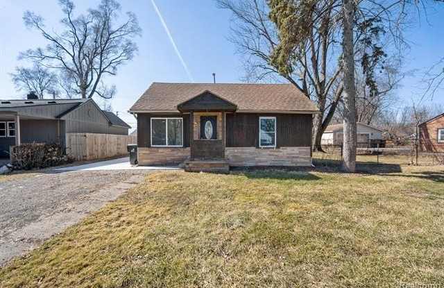 22027 SPRINGBROOK Avenue photos photos