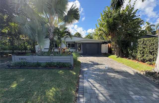 1205 NE 17th Ter photos photos