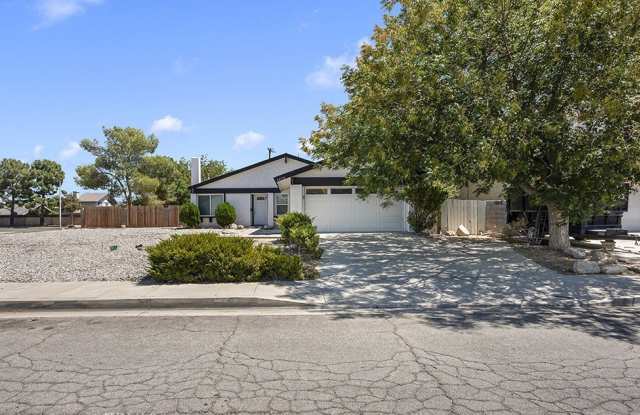 44556 Fenhold - 44556 Fenhold Street, Lancaster, CA 93535