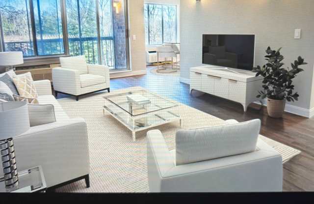 121 Wellington Ct Gallery 3