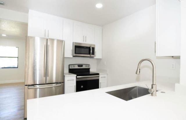 924 NW 11th Court, Fort Lauderdale, FL 33311 - 924 Northwest 11th Court, Fort Lauderdale, FL 33311