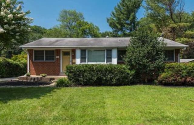 401 Moorefield Rd Sw - 401 Moorefield Road Southwest, Vienna, VA 22180