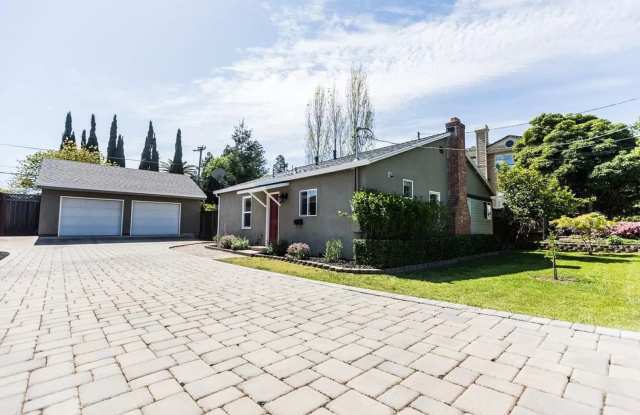 3BD/1BA - Cozy Home with a Spacious Yard and Modern Kitchen! photos photos