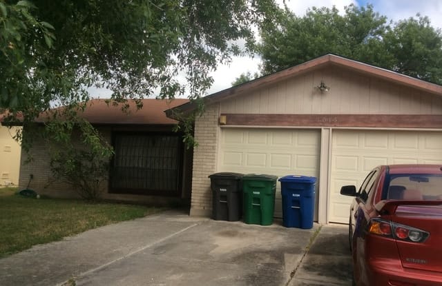 1015 HICKORY TRAIL ST - 1015 Hickory Trail Street, San Antonio, TX 78245