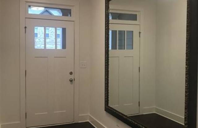 568 Arbor Crowne Drive Gallery 4