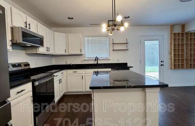 8808 Old Potters Rd Gallery 3
