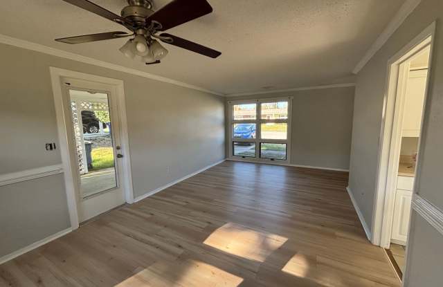 Freshly Updated 3 Bedroom Home photos photos