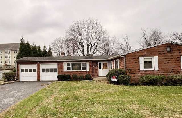 Sprawling Brick Ranch with Huge Lot  Garage in Prime Nottingham Location photos photos