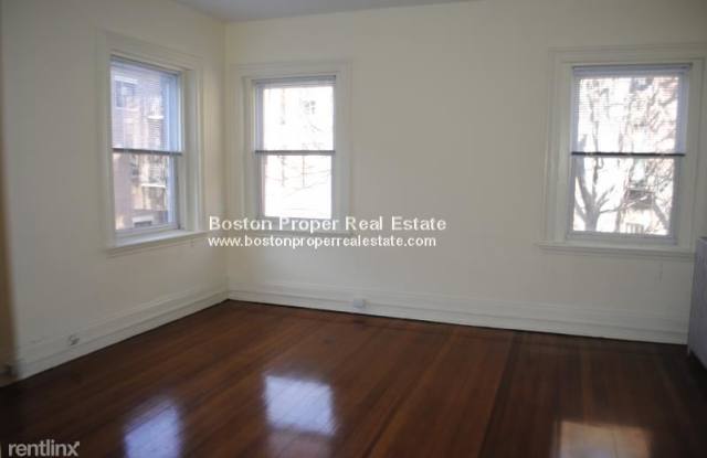 227 Newbury St Apt 2R Gallery 2