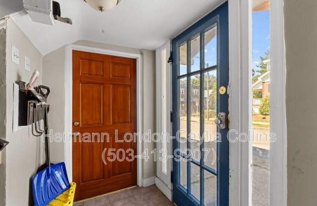 6918 Moellenhoff Street Gallery 2