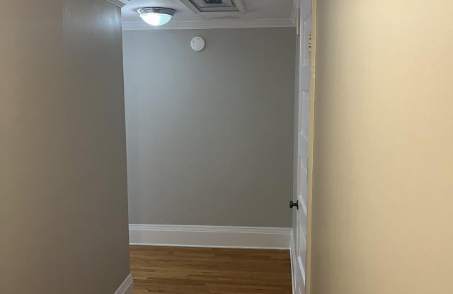 912 Oak Street - 2 Gallery 2