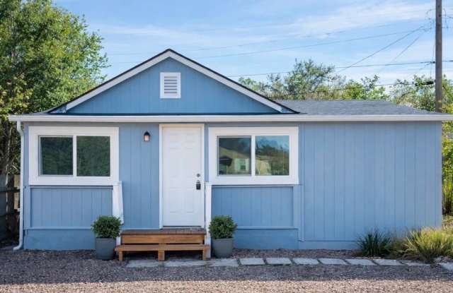 Charming 3 bed 1 bath house in Pueblo $1600 - 1910 East 12th Street, Pueblo, CO 81001