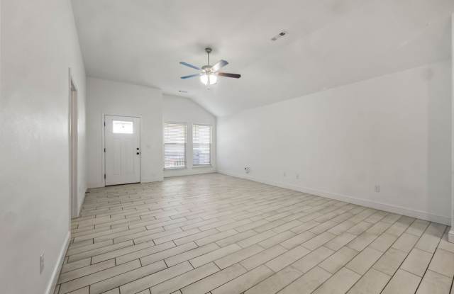 6100 Hoover Street Gallery 4