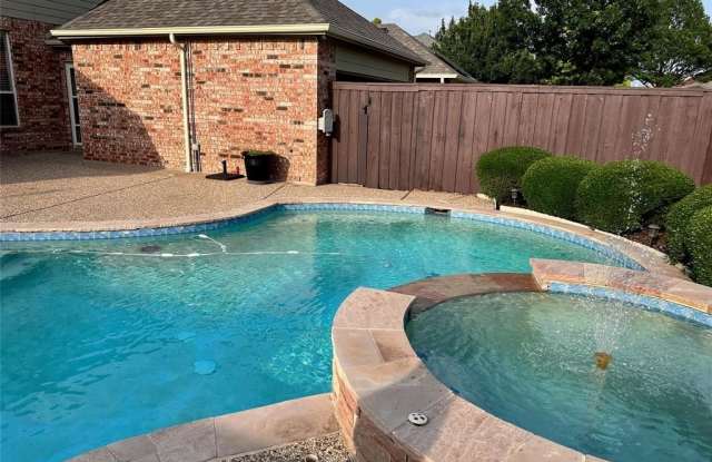 4548 Oak Shores Drive Gallery 2