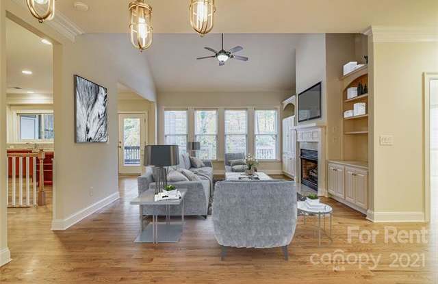 15819 Pineknoll Lane Gallery 3