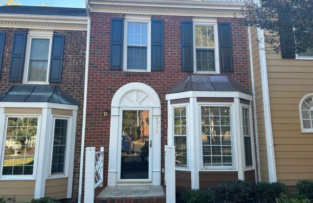 2 Bed | 2.5 Bath Townhouse In North Raleigh - Freshly Painted! - 4541 Hershey Court, Raleigh, NC 27613