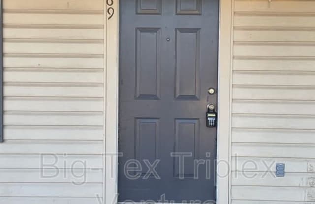 269 N Pecan St - 269 North Pecan Street, Nash, TX 75569