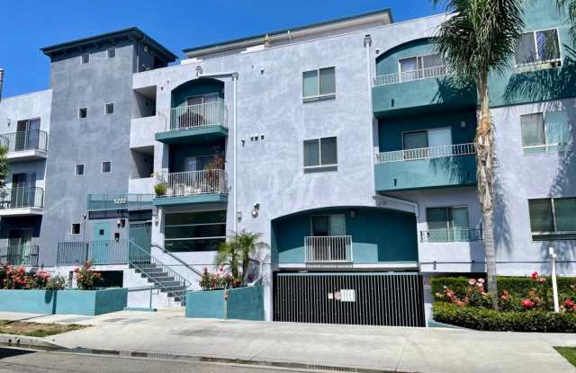 Spacious North Hollywood Condo - 5232 Satsuma Avenue, Los Angeles, CA 91601