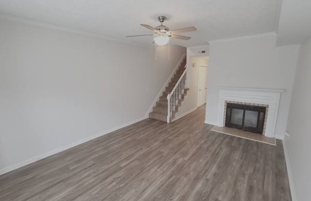 301 Hickory Place - 1 Gallery 4