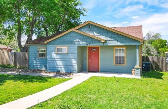 602 West Alligator Street - 602 West Alligator Street, Caldwell, TX 77836