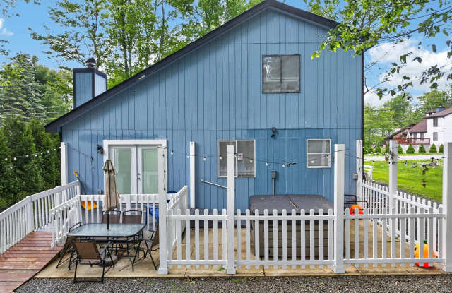 3335 Woodland Drive Gallery 3