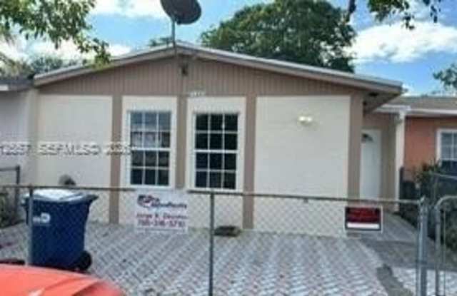 21331 NW 39th Ave photos photos