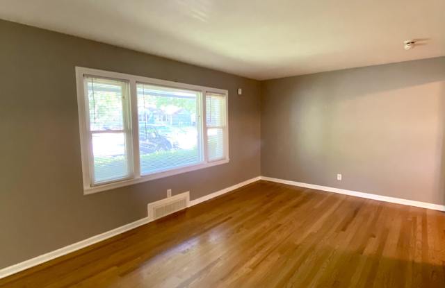 6034 Juniper Drive Gallery 3