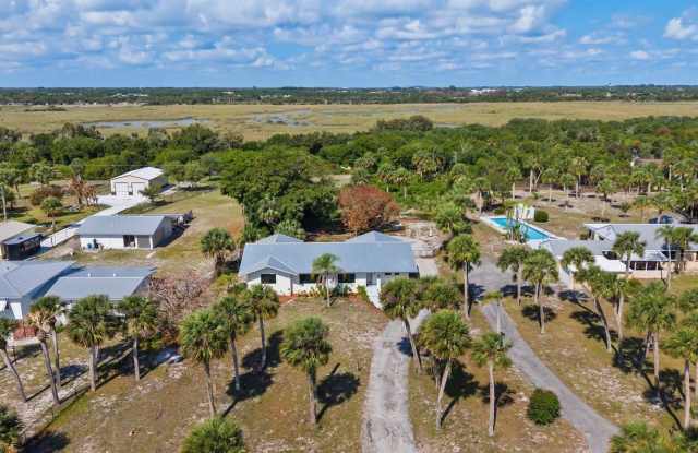 4003 South Indian River Drive Gallery 1