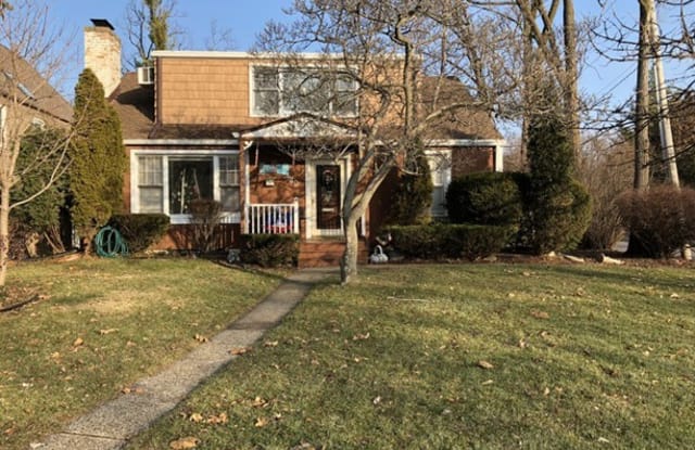 940 Central Avenue - 940 Central Avenue, Deerfield, IL 60015