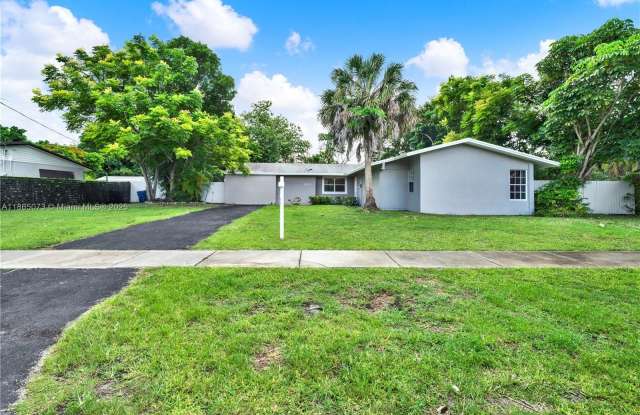 15831 Palmetto Club Dr photos photos