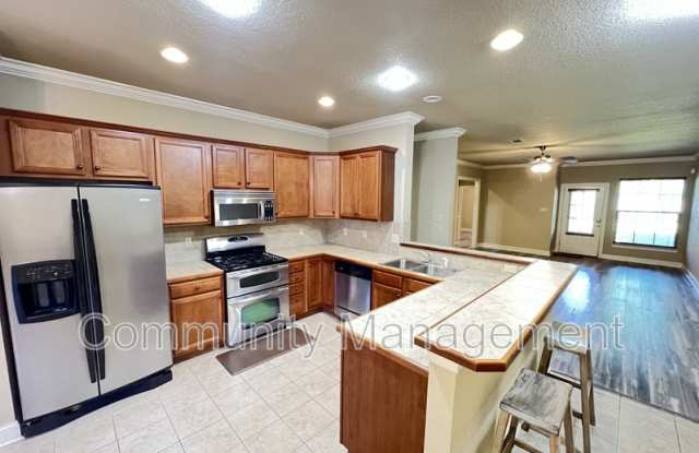 4848 Windsor Vlg Dr photos photos