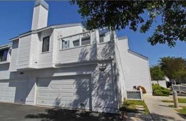 47 Fallingstar - 47 Fallingstar, Irvine, CA 92614