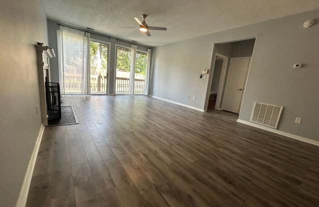 Introducing a charming 2 bedroom, 2 bathroom condo Gallery 3