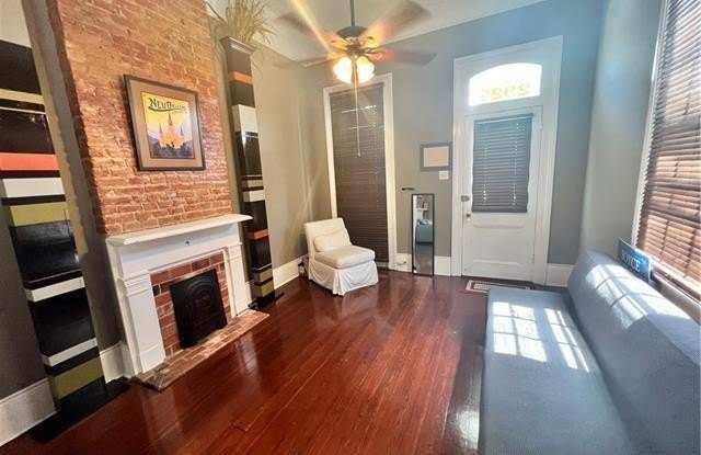 2927 BARRONE Street Gallery 3