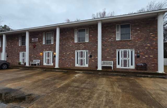 2/1.5 Townhouse with Water, Trash, Sewer, Included photos photos