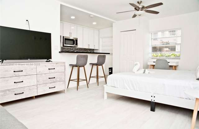4109 N Ocean Dr photos photos