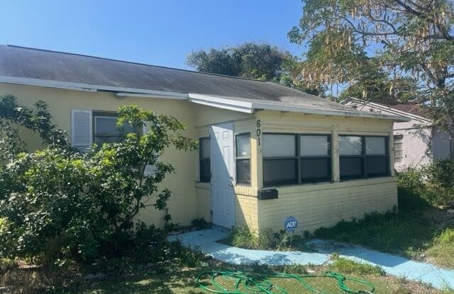 601 W 4th Street - 601 West 4th Street, Riviera Beach, FL 33404