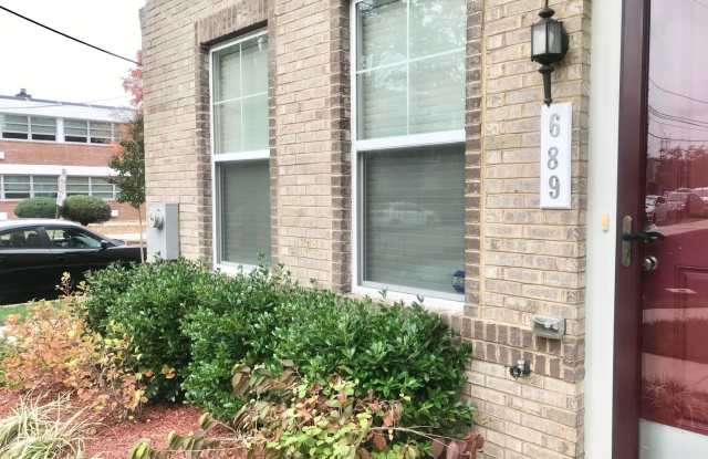 689 Anacostia Ave, NE Gallery 2