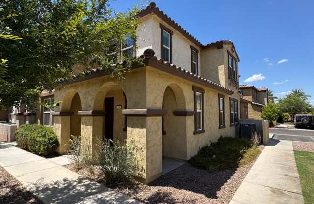 Tempe Townhome 4 bedrooms  3.5 baths with 2-car garage photos photos