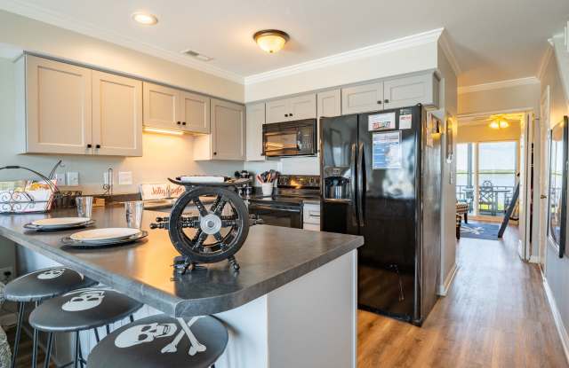 FURNISHED OFF-SEASON MONTHLY RENTAL Gallery 4