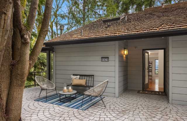 4Bd/2.5Ba Mercer Island Home Gallery 4