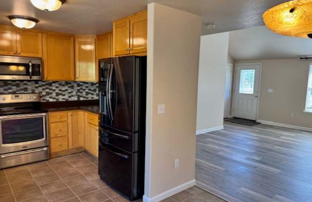 Spacious 3-Bedroom Home on a Cul-de-Sac Gallery 4