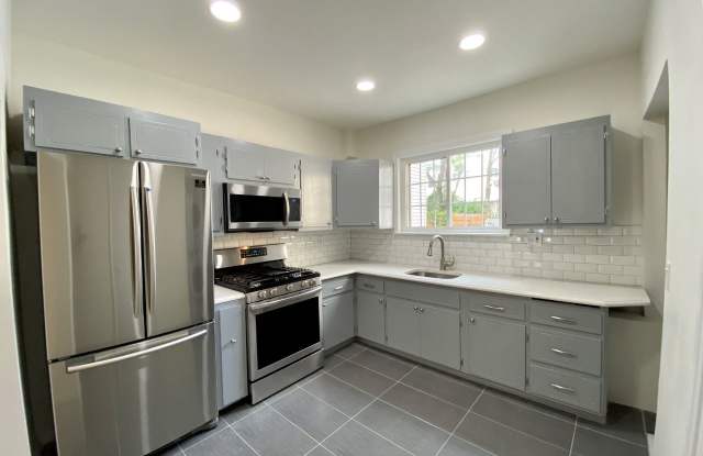 418 2ND ST - 418 2nd Street, Union City, NJ 07087