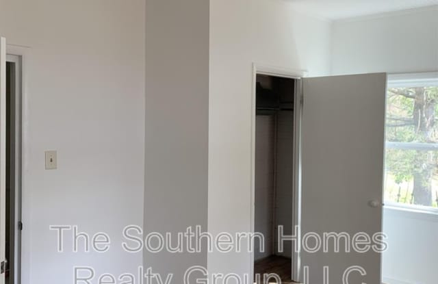 311 North Hill Street Gallery 4