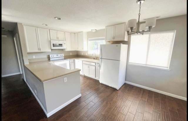 2660 Woodridge Court photos photos