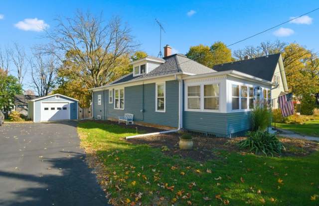 105 E Washington Street - 105 East Washington Street, Yorkville, IL 60560