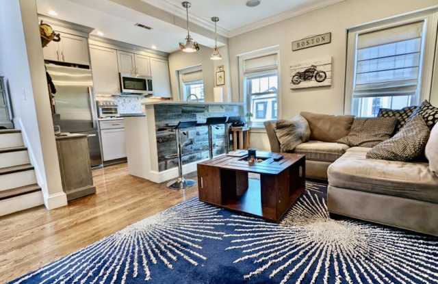 504 East 8th St. photos photos