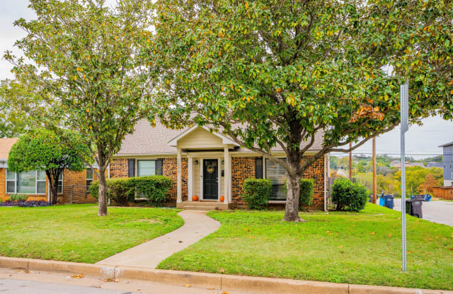 2600 Forest Park - 2600 Forest Park Boulevard, Fort Worth, TX 76110